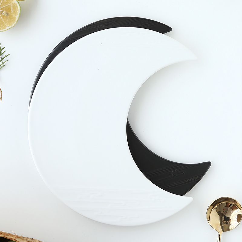Plato de comida occidental de  - Food Snacks That Are Black reseña y precio